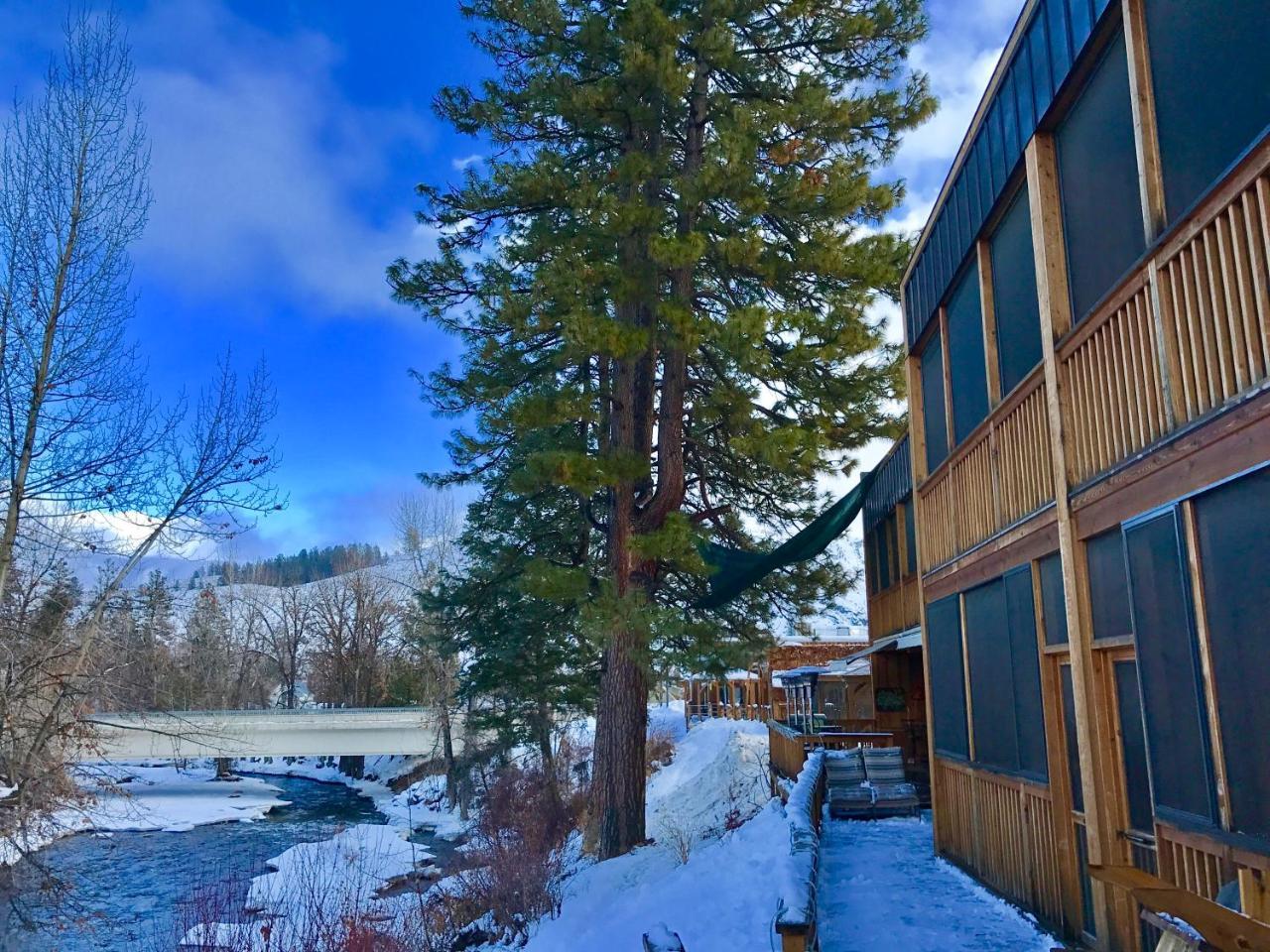 Twisp River Suites Exterior photo