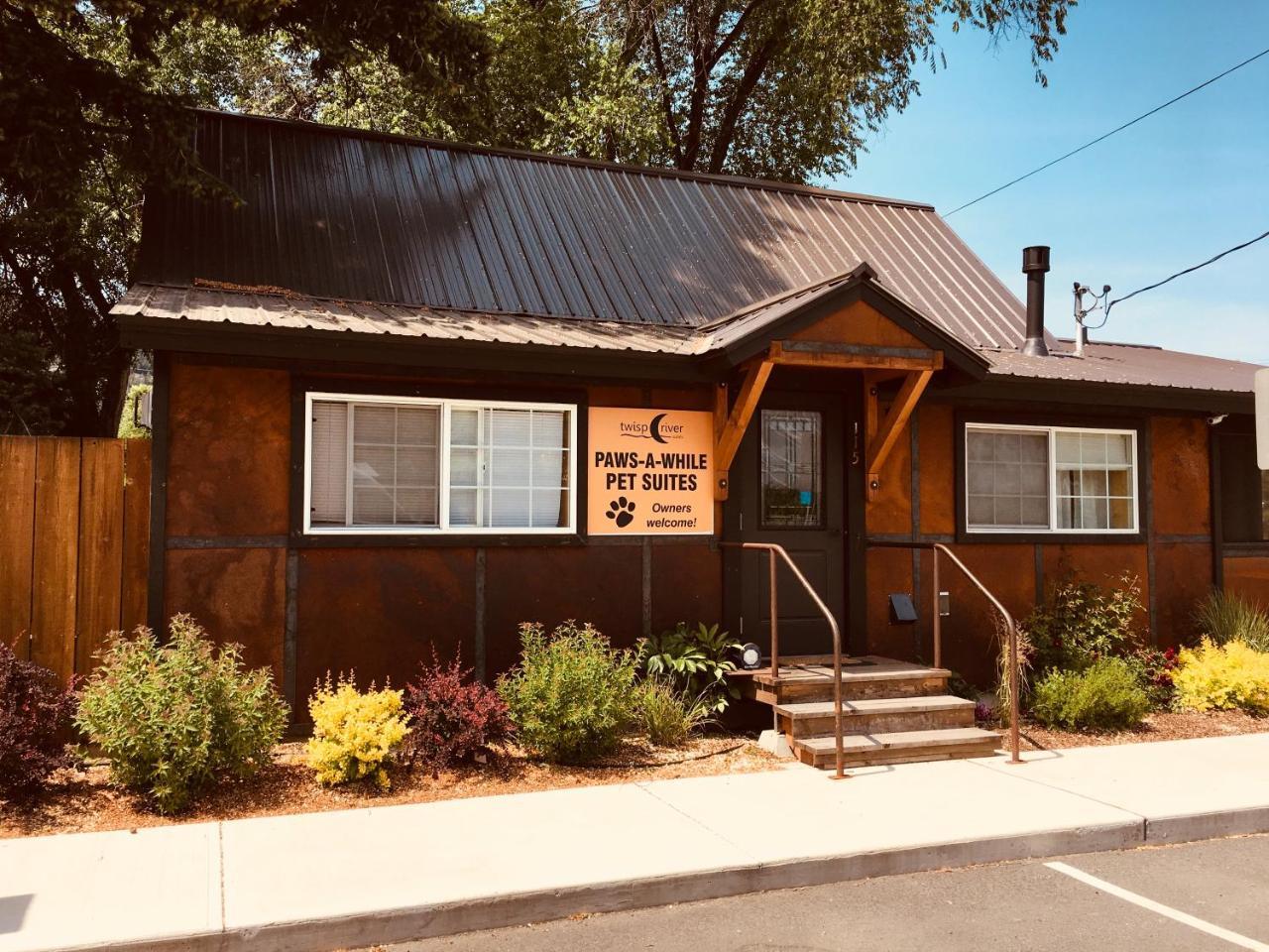 Twisp River Suites Exterior photo